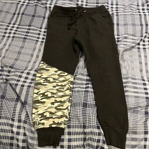Boys SZ XL VINTAGE HAVANA Black and Camo sweatpants